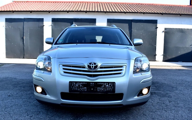 Toyota Avensis cena 18900 przebieg: 220000, rok produkcji 2006 z Elbląg małe 704